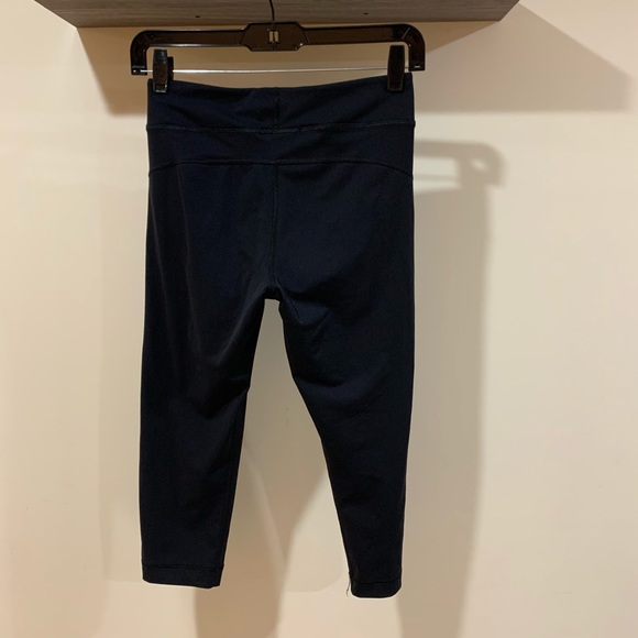 UNDER ARMOUR Crop Black Leggings - Picture 5 of 8